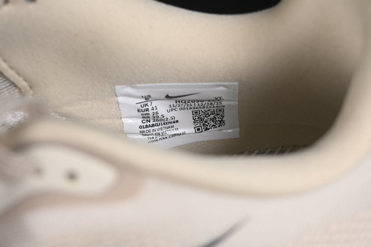 Nike Vomero Premium Pale Ivory Jade Horizon