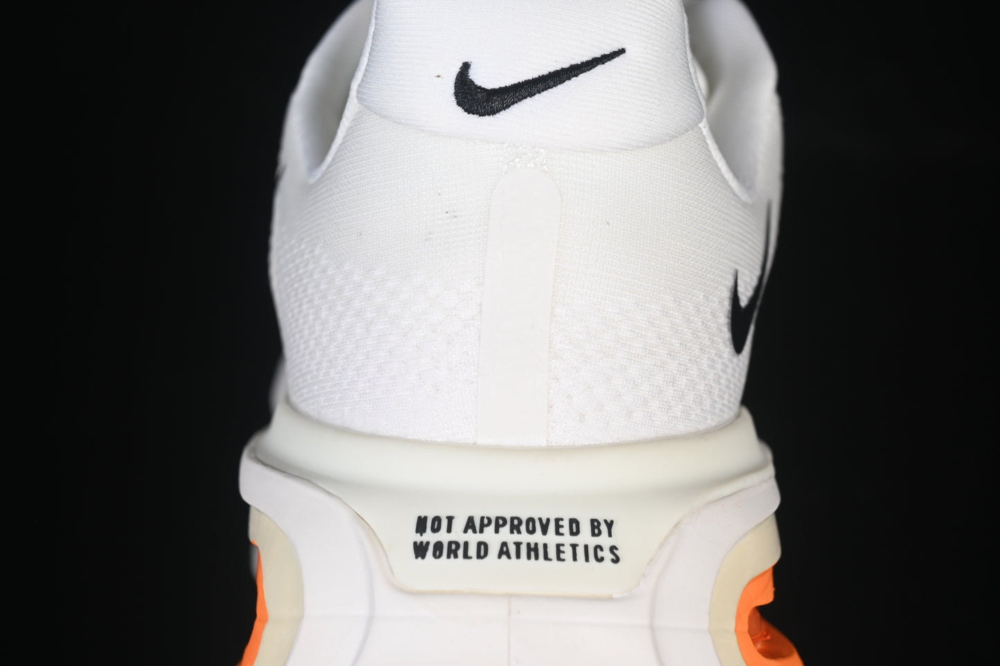 O Nike Vomero Premium Sail Coconut Milk