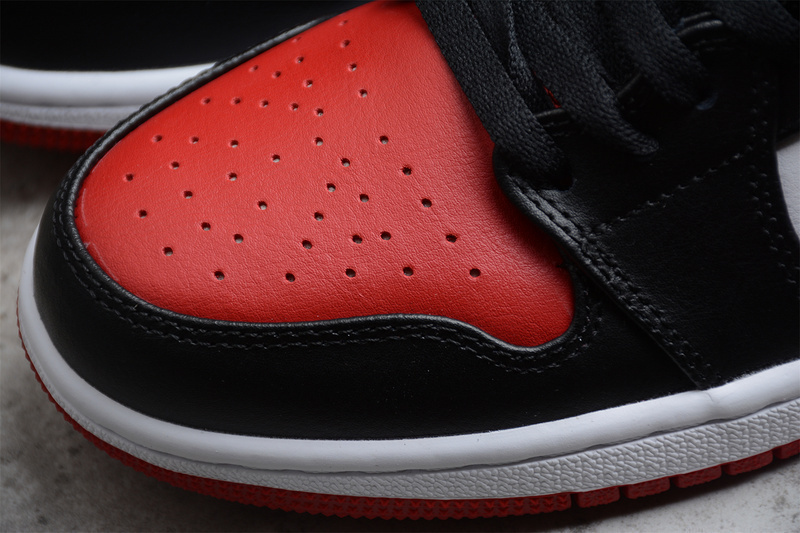 Air jordan 1 low bred toe