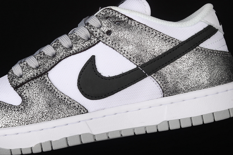 Dunk low golden gals