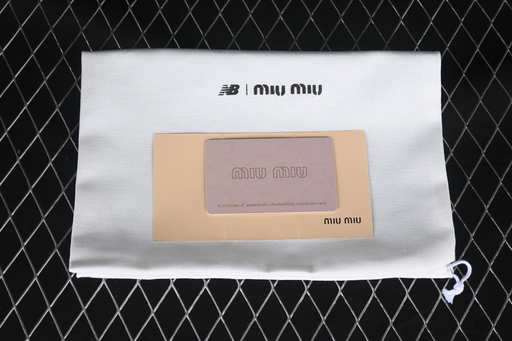 New balance 530 x miumiu metalic silver mesh