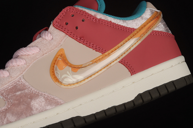 Dunk low free lunch strawberry milk x social status