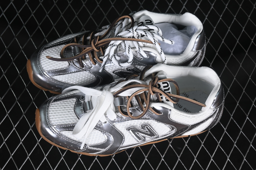 New balance 530 x miumiu metalic silver mesh