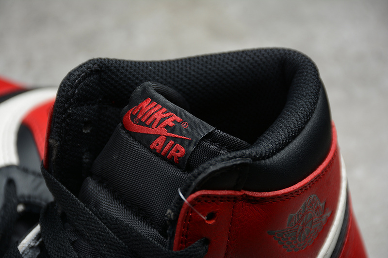 Air jordan 1 retro high bred toe