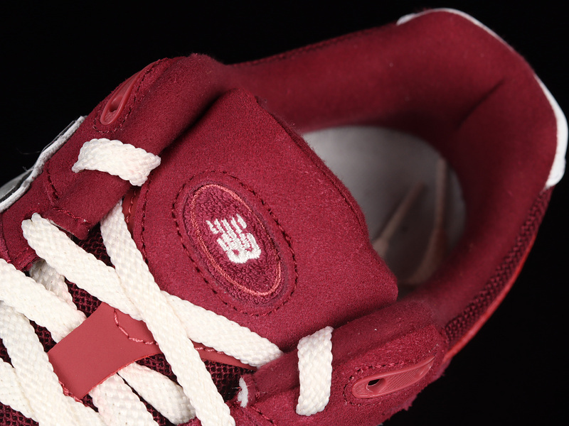 New balance 2002r suede pack earth red