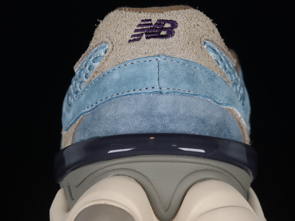 New Balance 9060 age of discovery x bodega