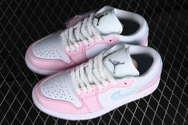 Air jordan 1 low paw print