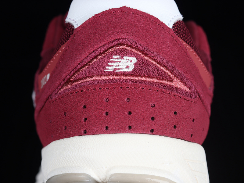 New balance 2002r suede pack earth red