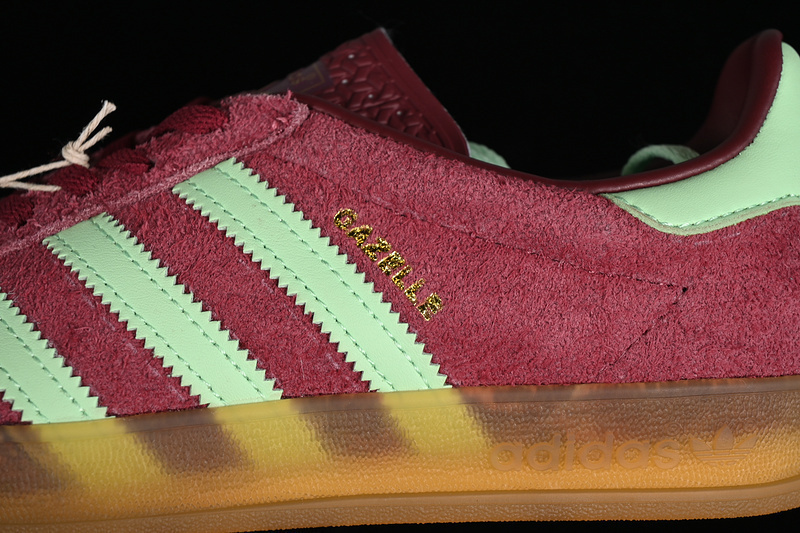 Gazelle indoor shadow red