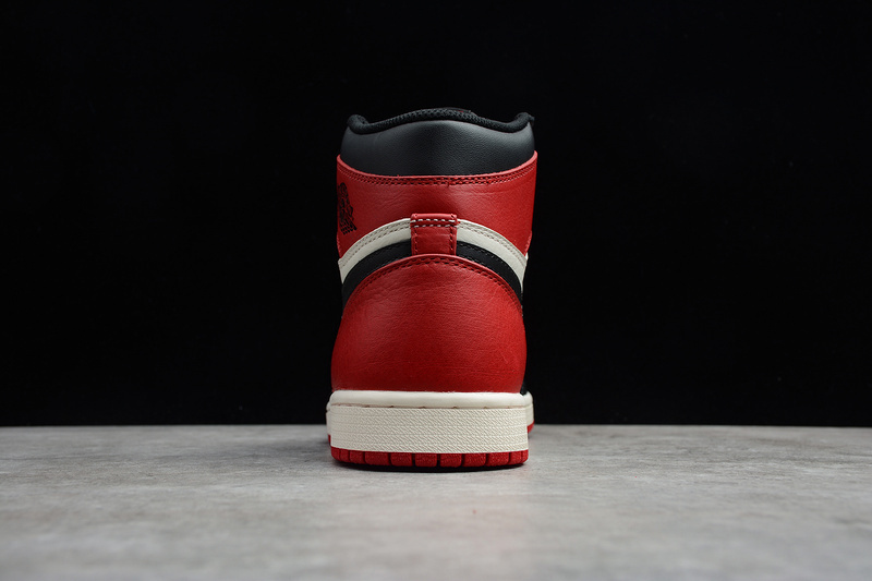 Air jordan 1 retro high bred toe