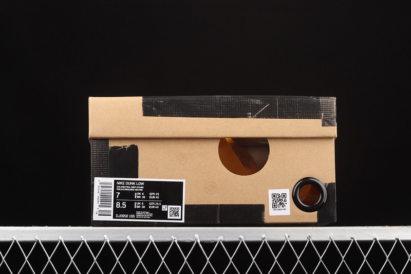 Dunk low x off white lot 37 of 50