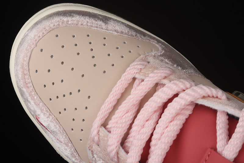Dunk low free lunch strawberry milk x social status