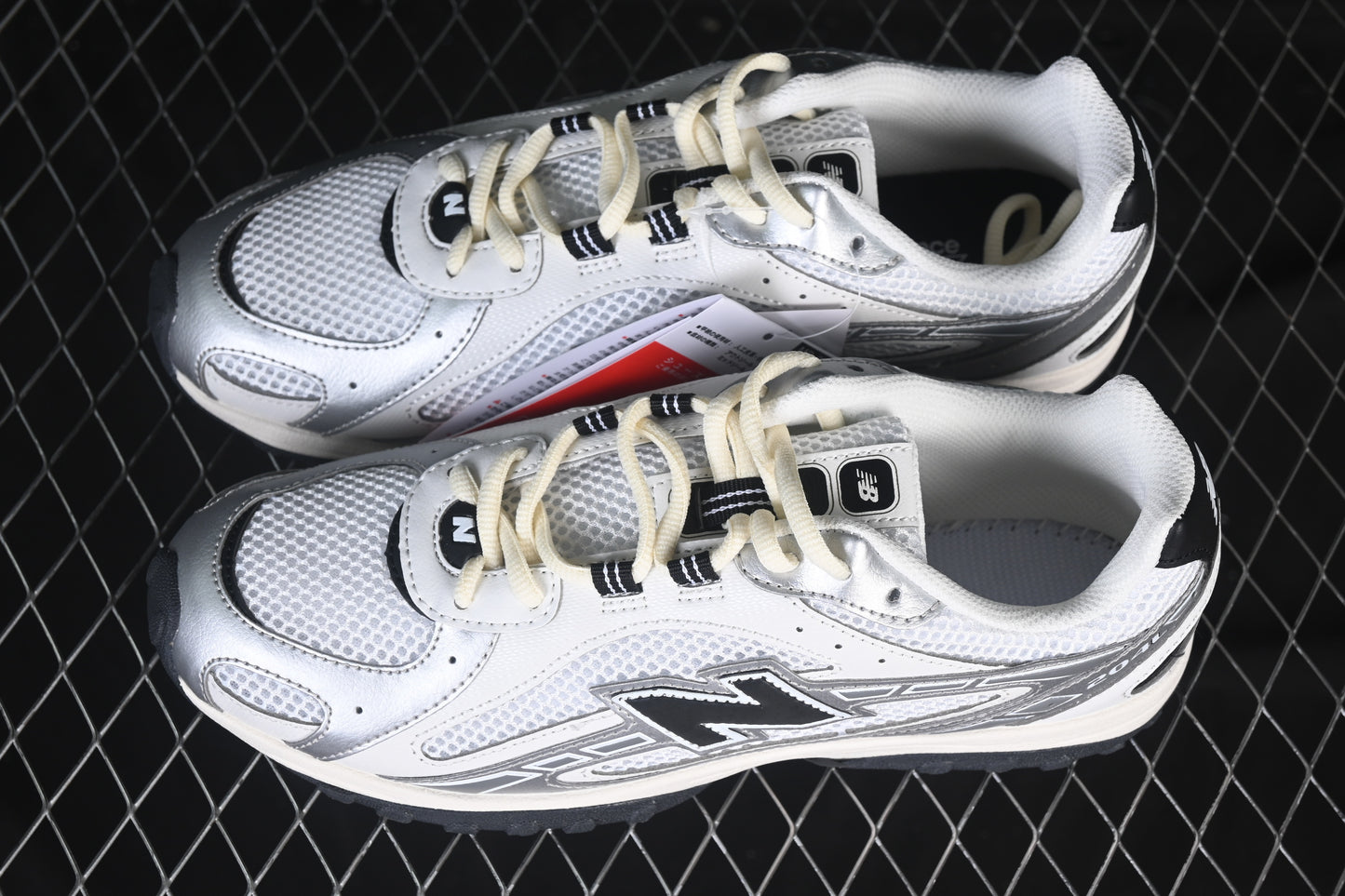 New Balance 204L Silver Metallic Black