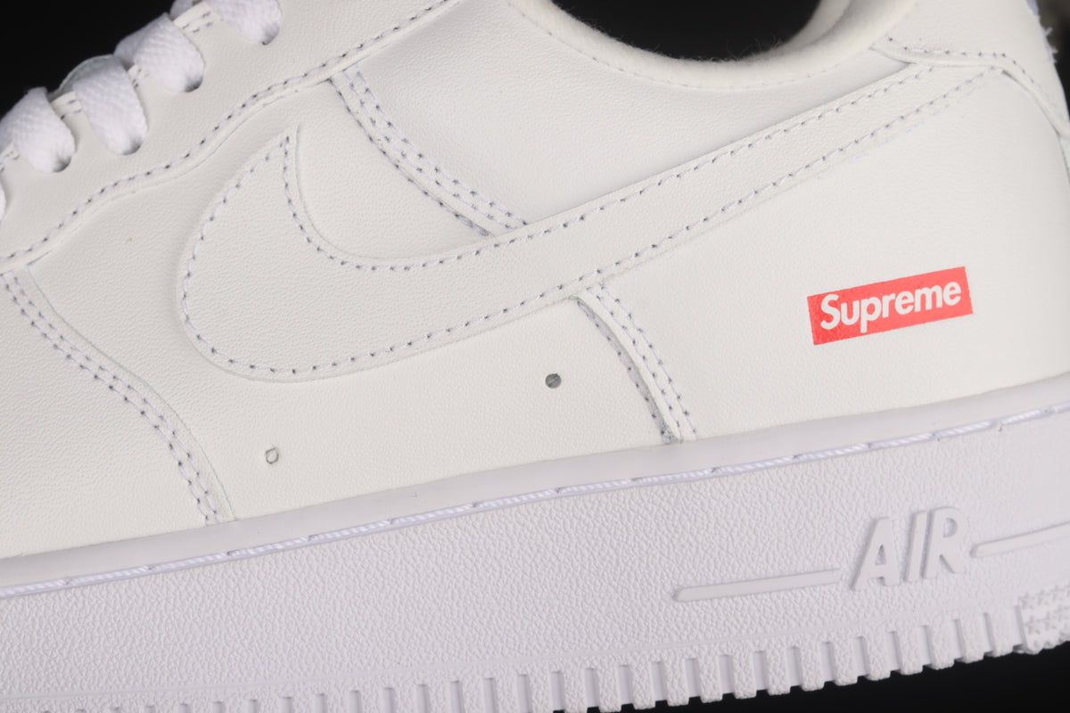 Nike Air Force 1 Low White x Supreme