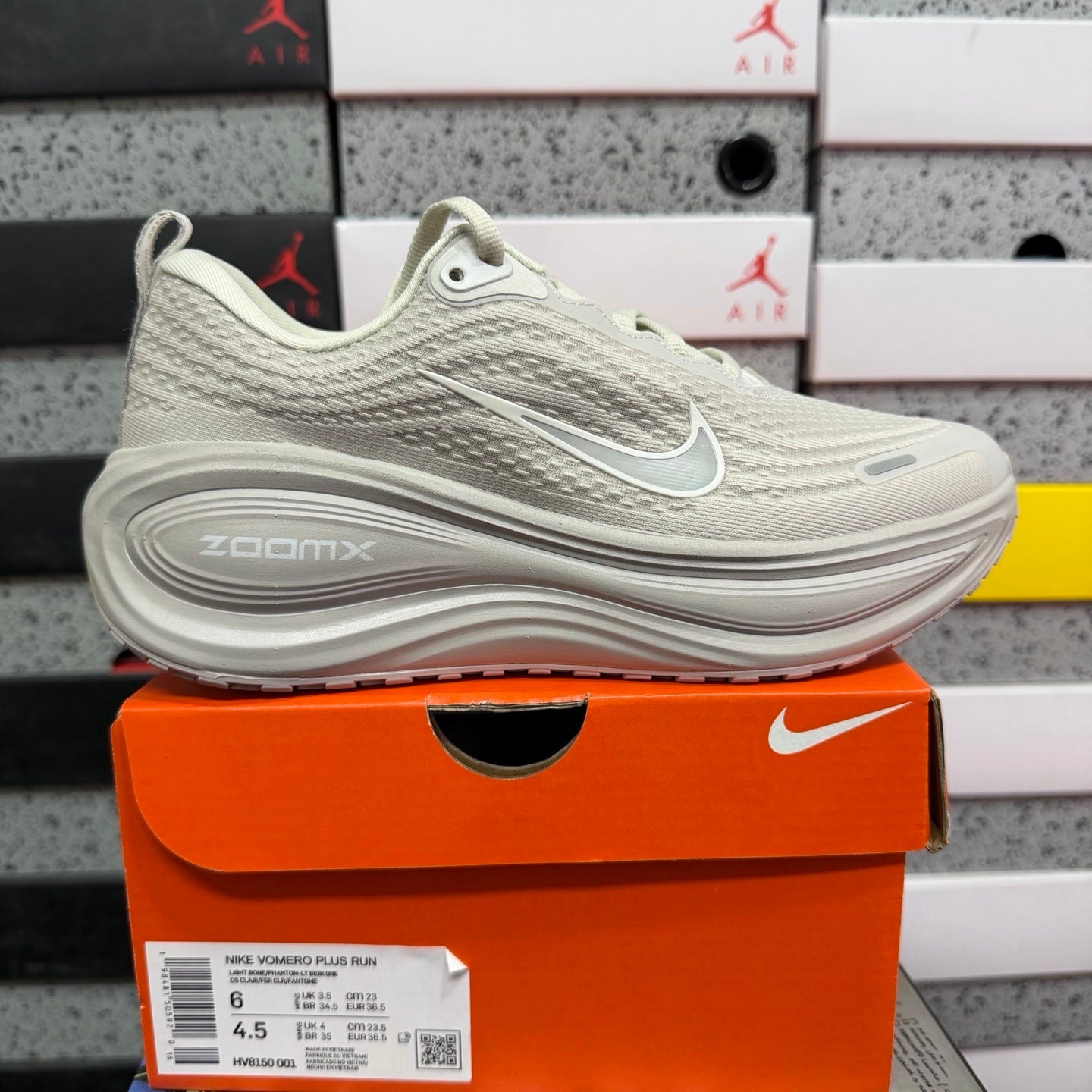 Air Zoom Vomero Plus Ligh Bone