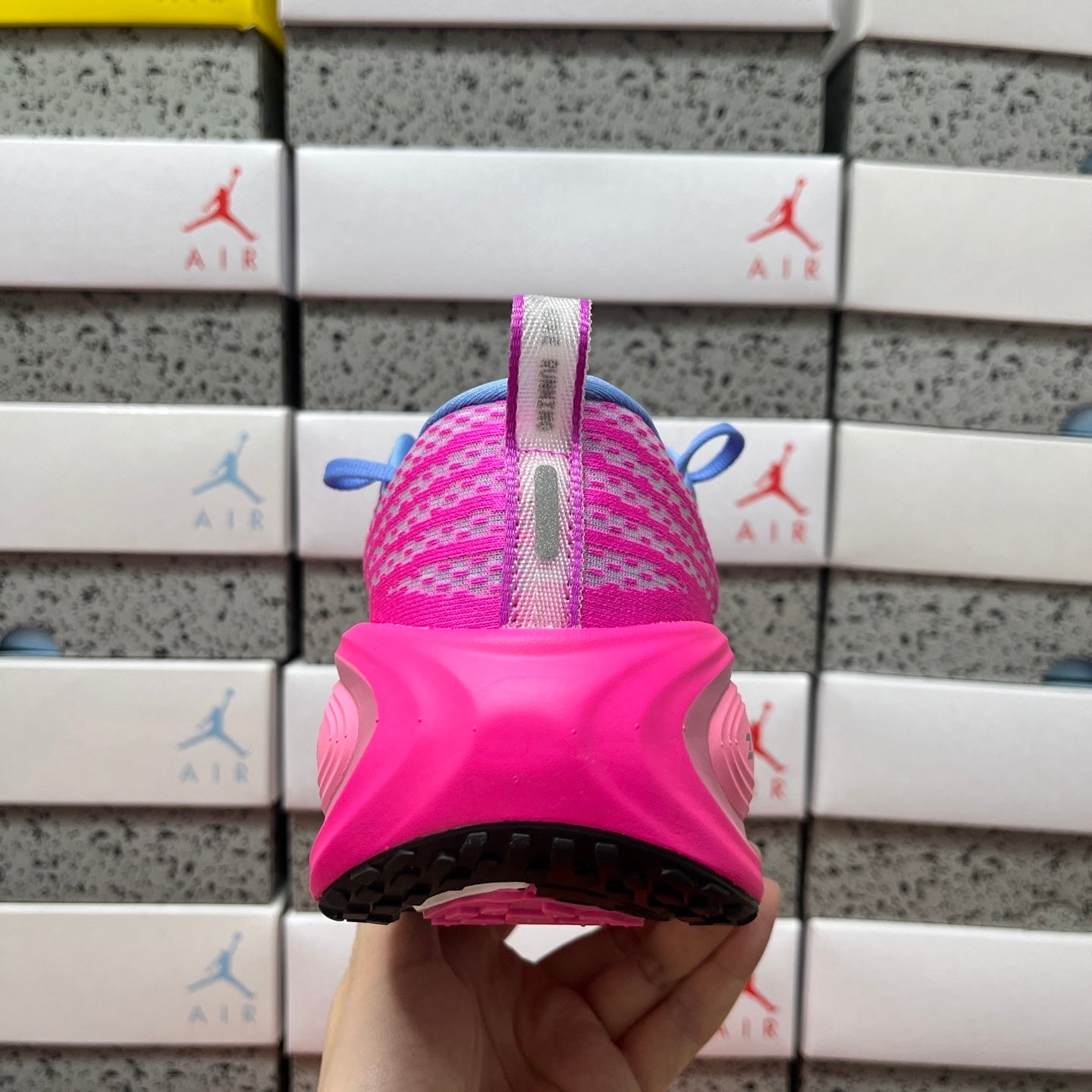 Air Zoom Vomero Plus Royal Pulse Fire Pink