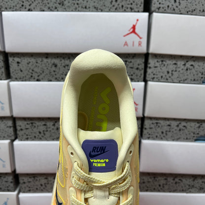 Nike Vomero Premium Alabaster