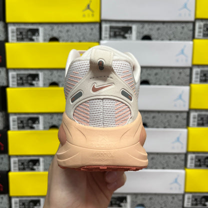 Air Zoom Vomero 18 Light Soft Pink