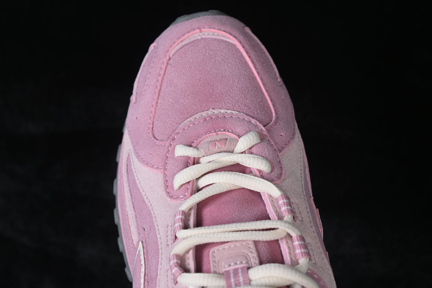 New Balance 204L Pastel Pink