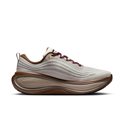 Vomero Plus Sail and Baroque Brown