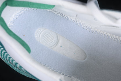 Hyperboost Edge White EQT Green