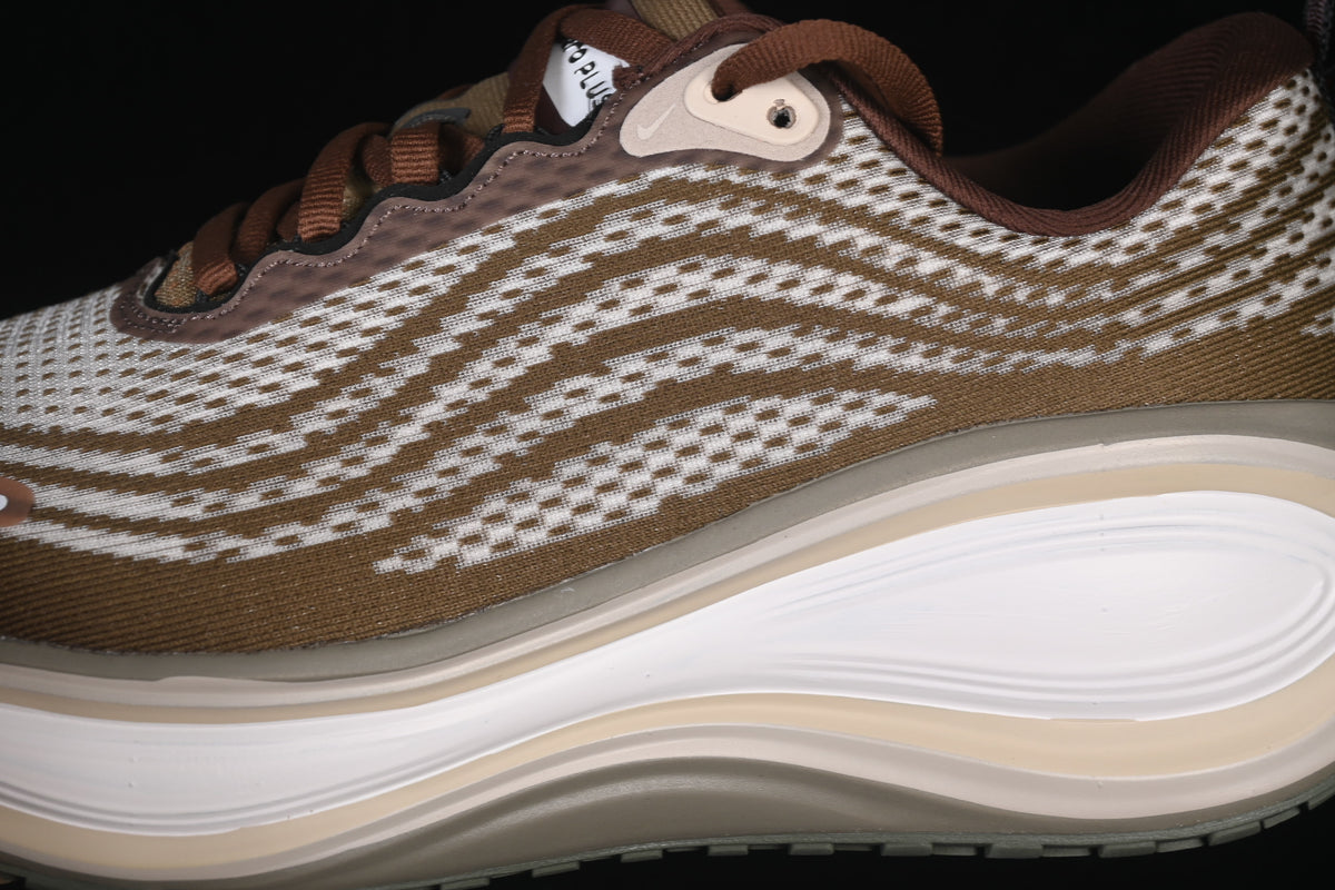 Vomero Plus Caldera Brown and Dark Field Brown