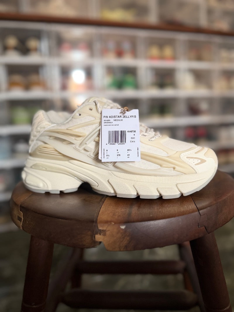 Adistar Jellyfish Chalk White x Pharrell Williams