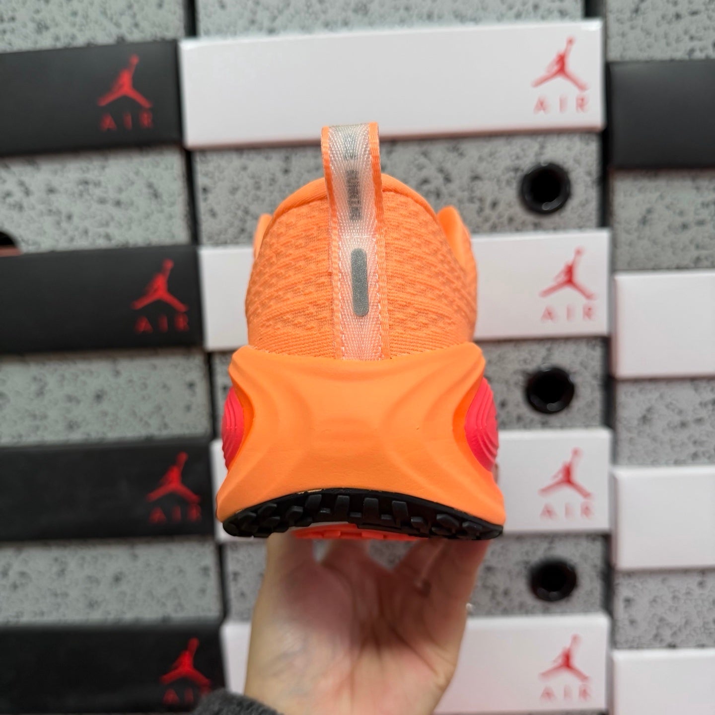 Air Zoom Vomero Plus Orange Pulse Hot Lava