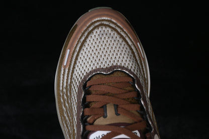 Vomero Plus Caldera Brown and Dark Field Brown
