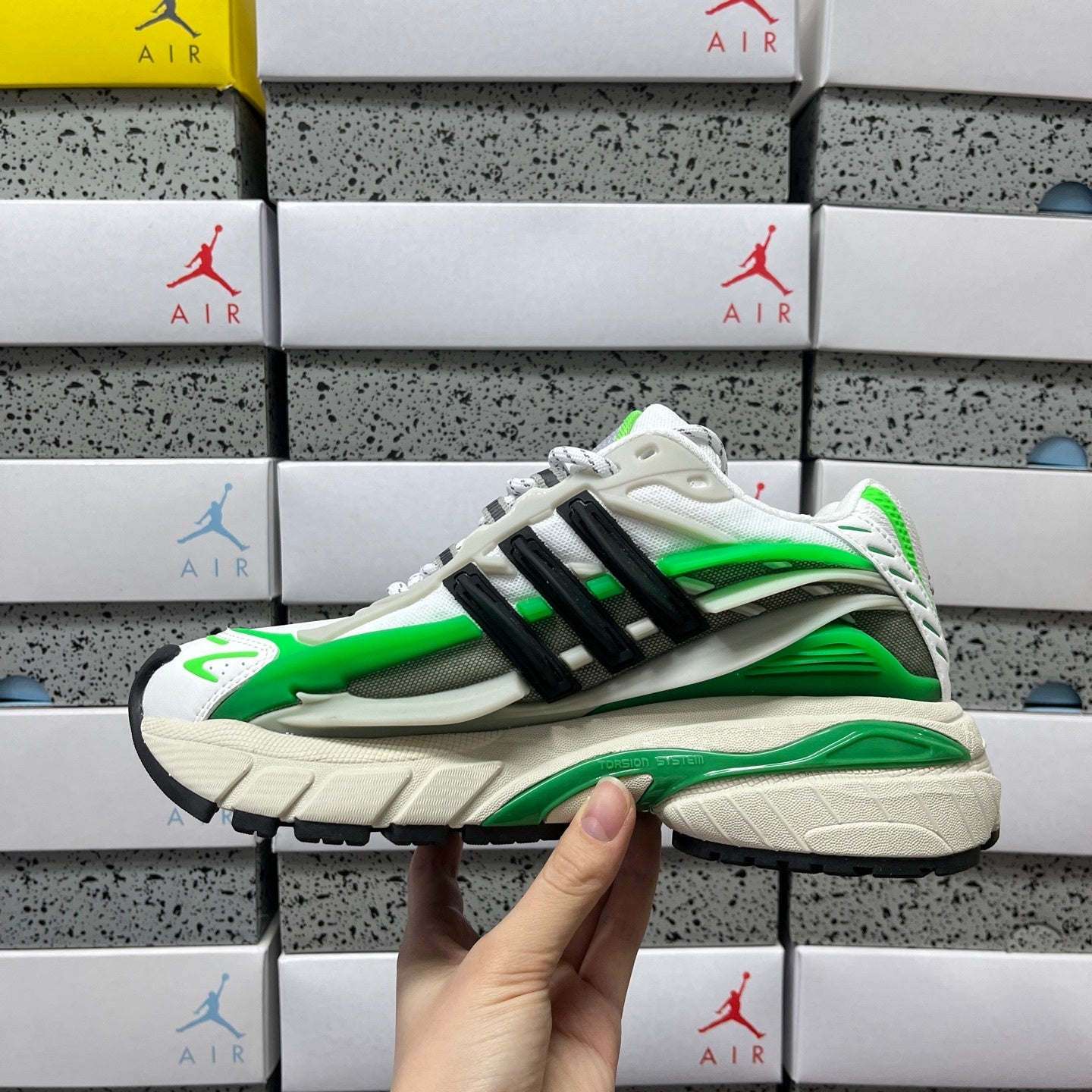 Adistar Jellyfish Real Green x Pharrell Williams