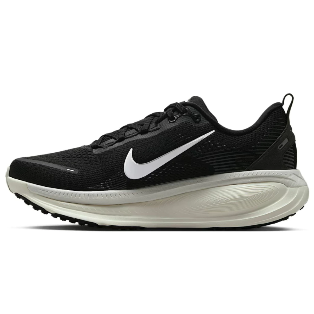Air Zoom Vomero 18 Black and White