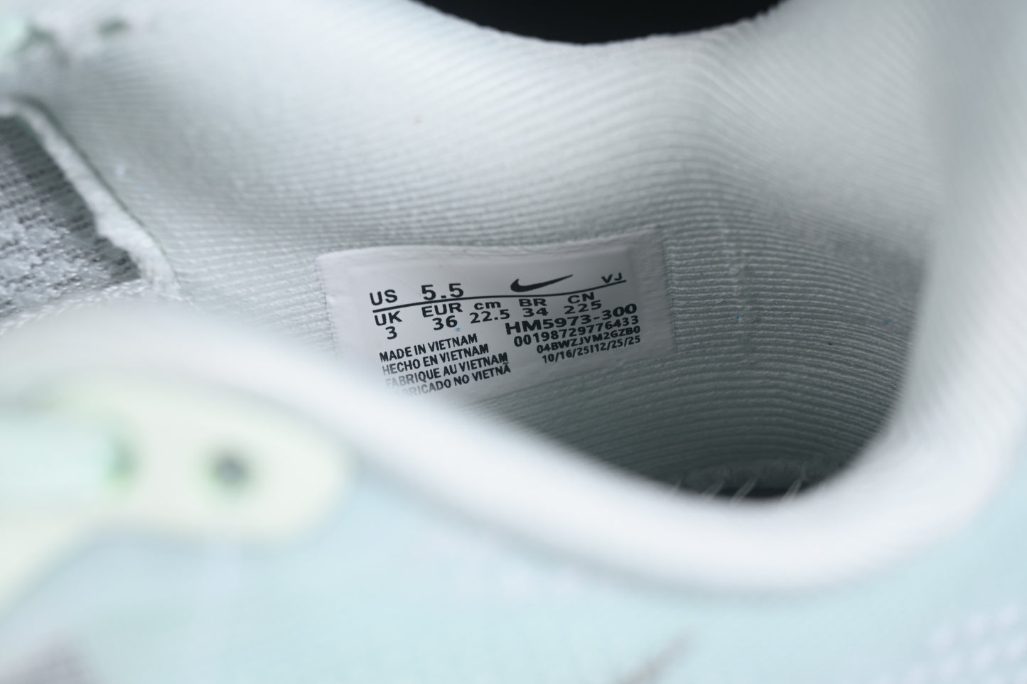 Nike Vomero Premium Barely Green