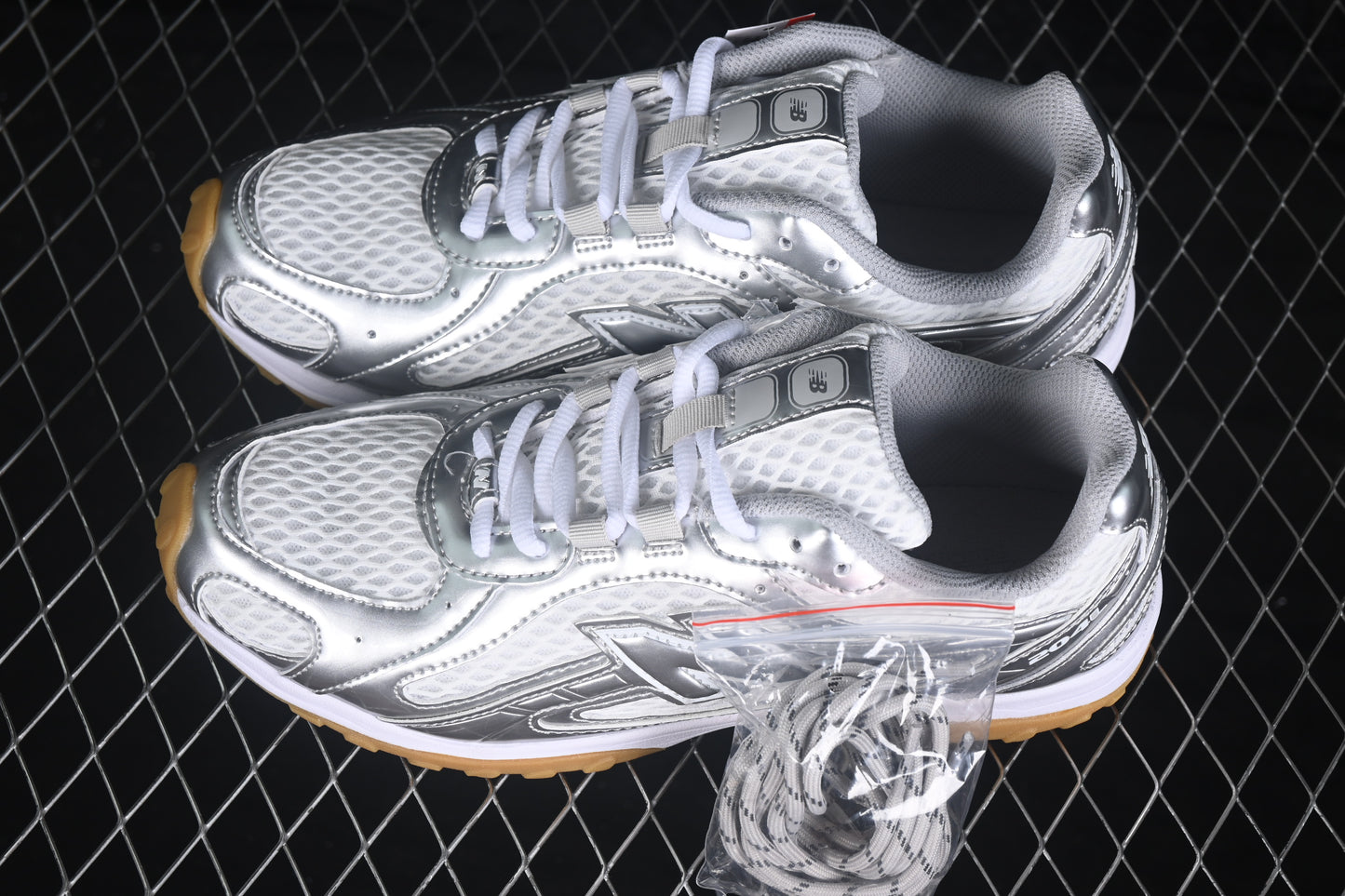 New Balance 204L Silver Metallic Gum