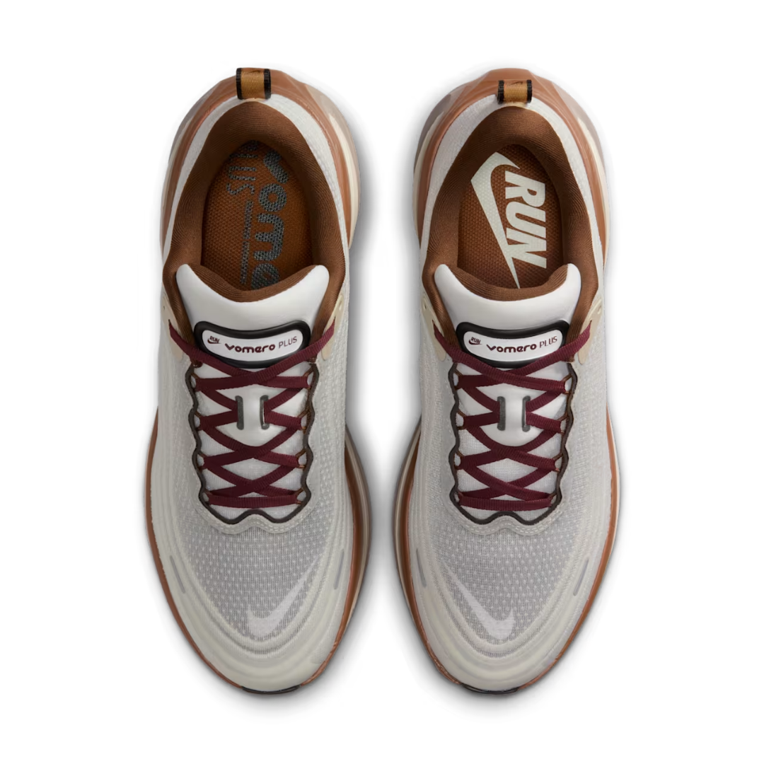 Vomero Plus Sail and Baroque Brown