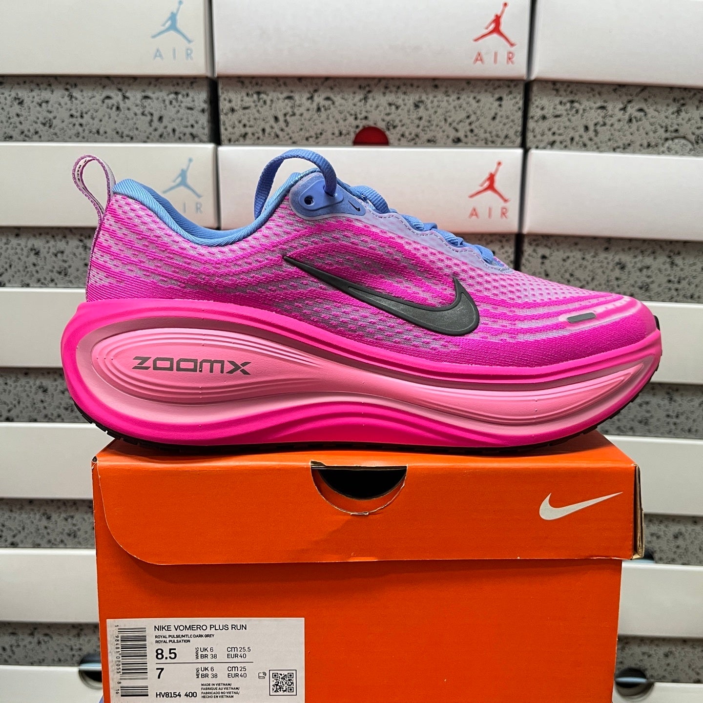 Air Zoom Vomero Plus Royal Pulse Fire Pink