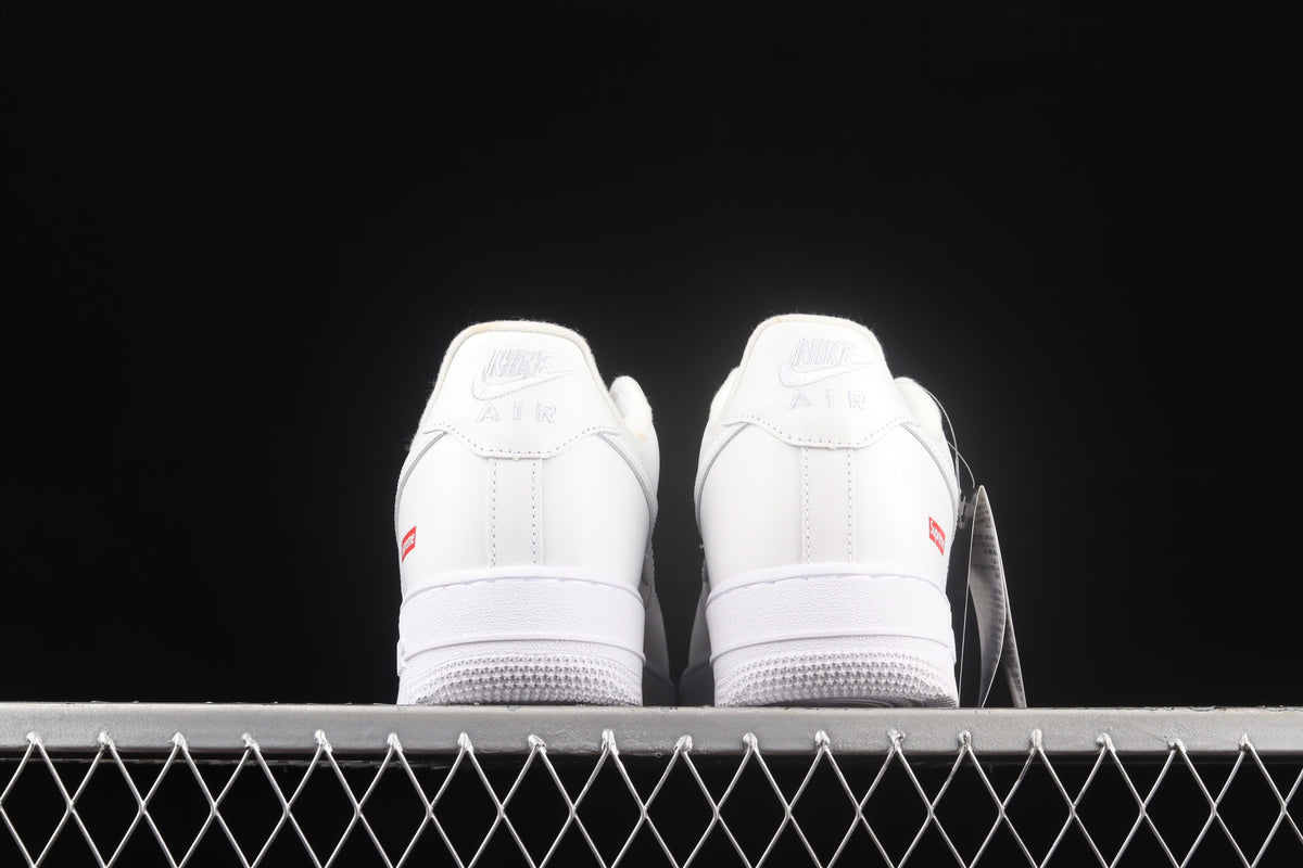 Nike Air Force 1 Low White x Supreme