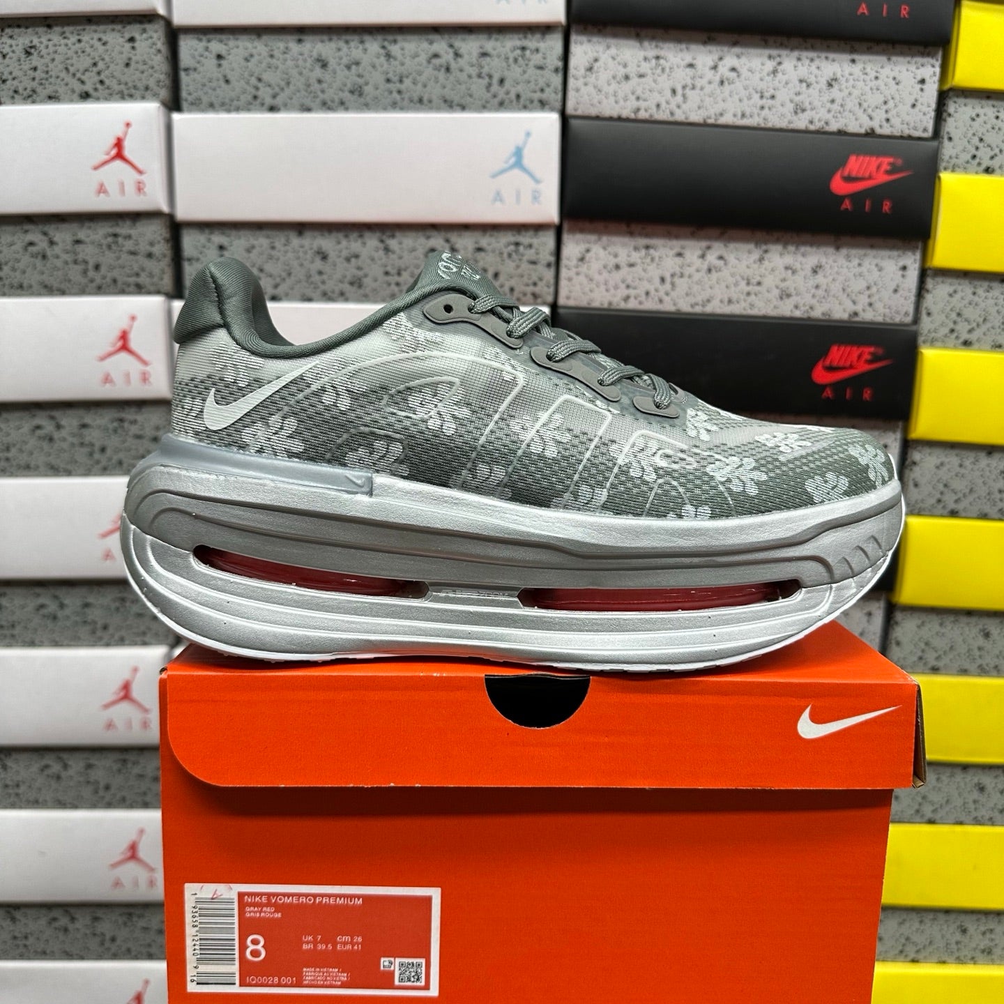 Nike Vomero Premium QS Fleur De-Lis Geyser Grey