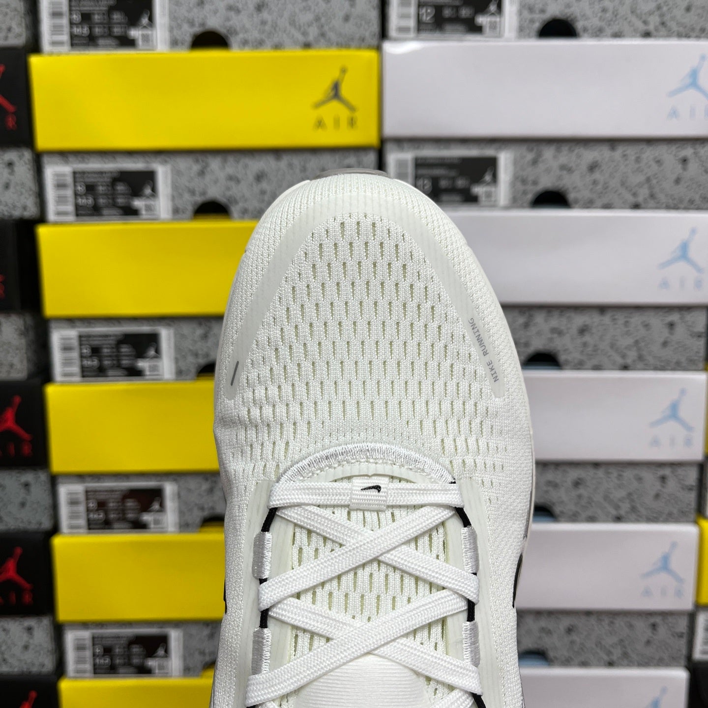 Air Zoom Vomero 18 Coconut Milk