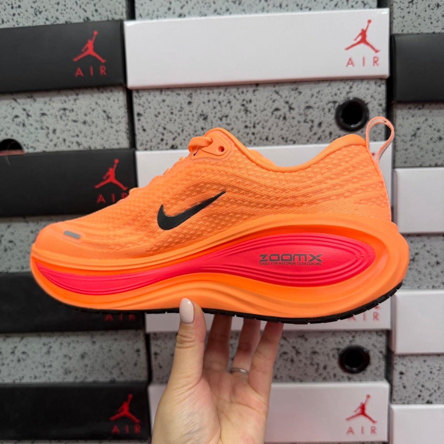 Air Zoom Vomero Plus Orange Pulse Hot Lava