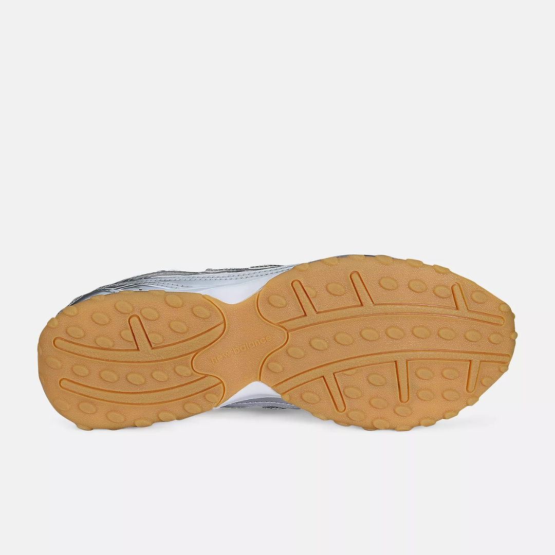 New Balance 204L Silver Metallic Gum