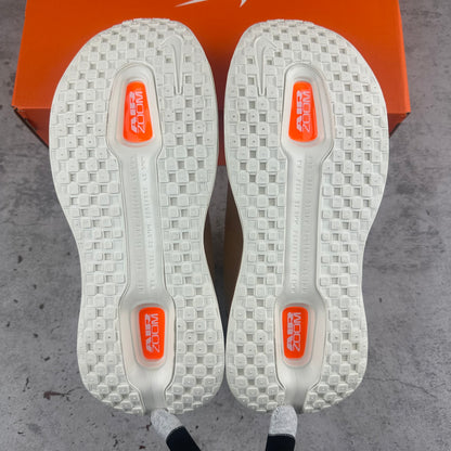 O Nike Vomero Premium Sail Coconut Milk