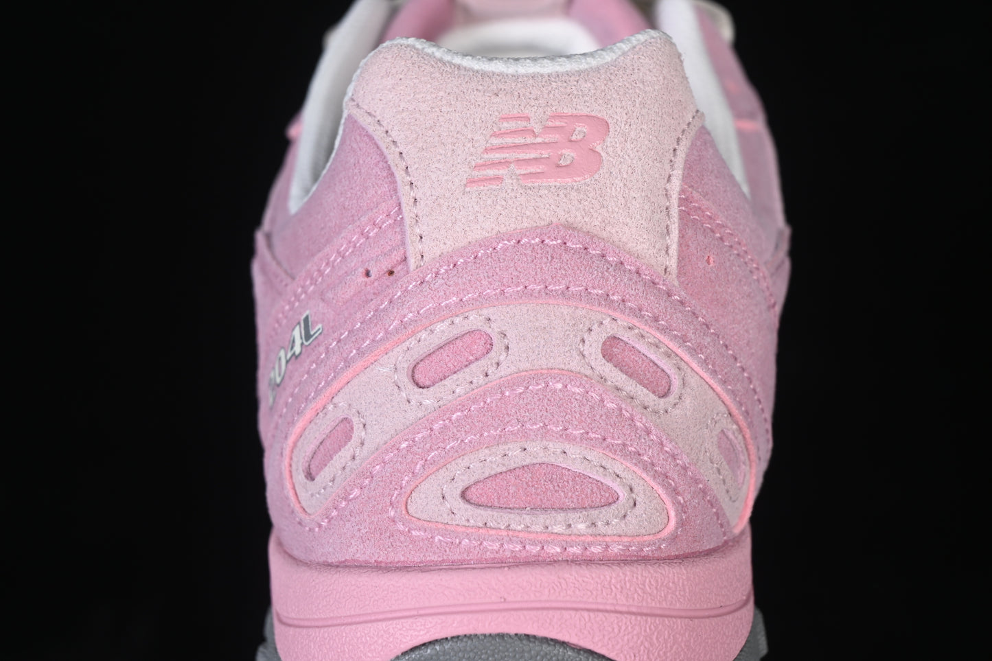 New Balance 204L Pastel Pink