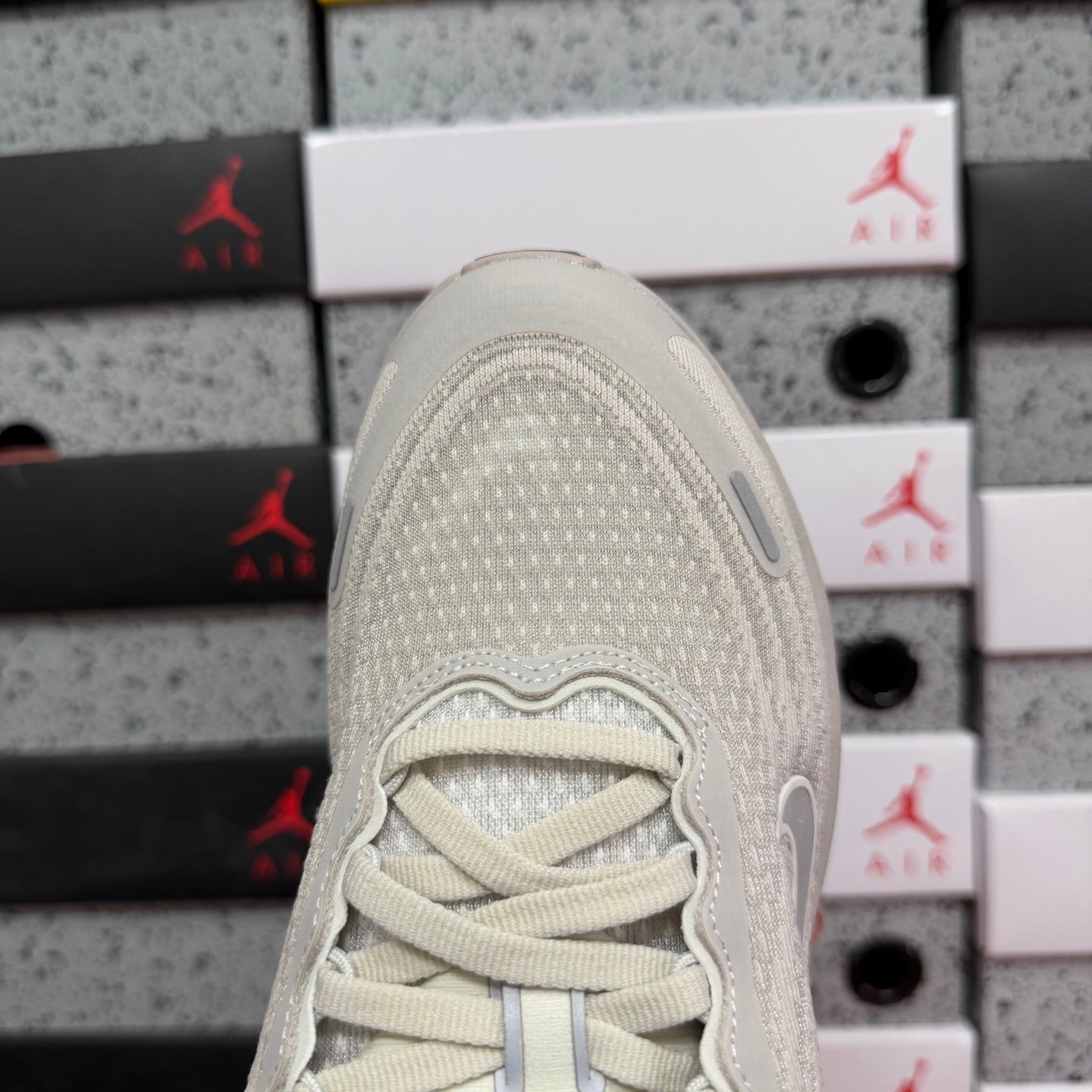 Air Zoom Vomero Plus Ligh Bone