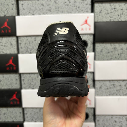 New Balance 204L Black Timberwolf