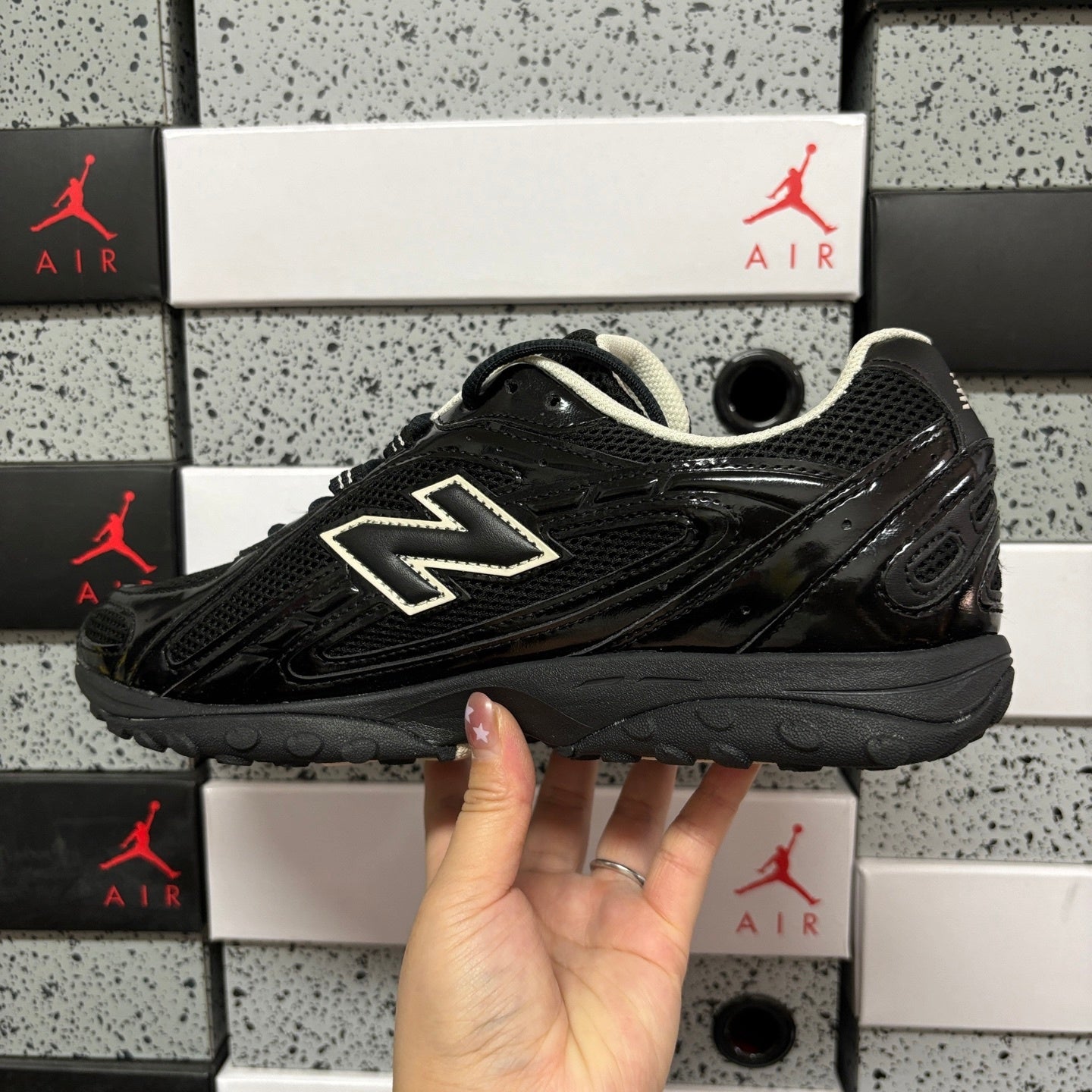 New Balance 204L Black Timberwolf