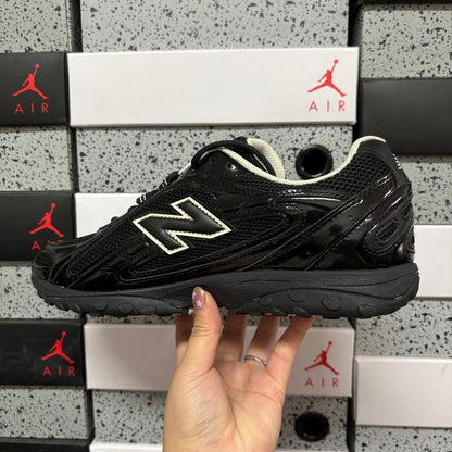 New Balance 204L Black Timberwolf
