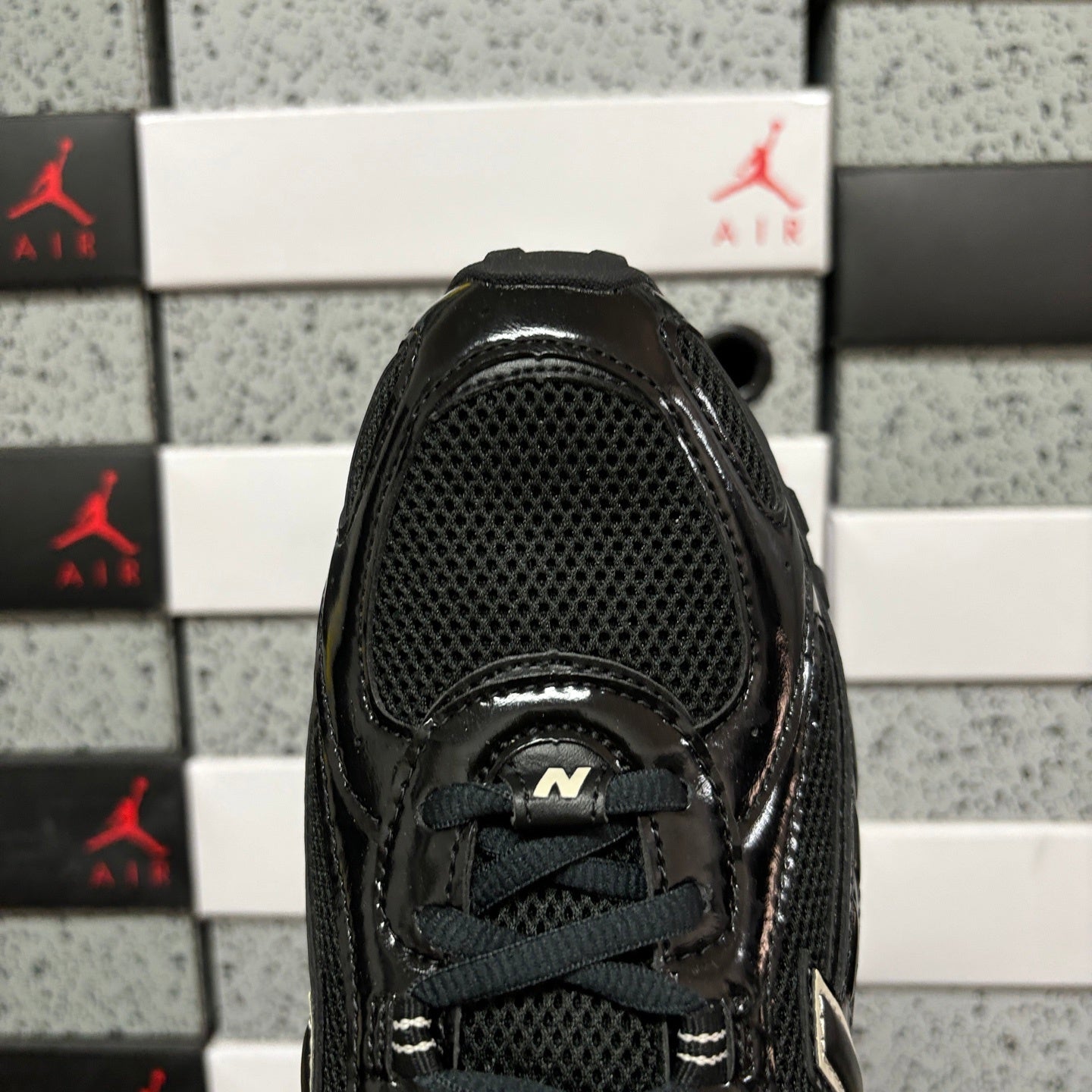New Balance 204L Black Timberwolf