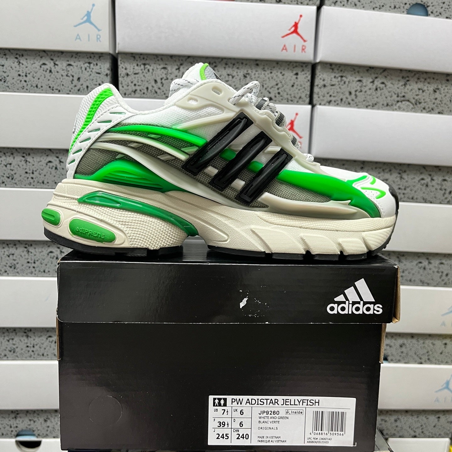 Adistar Jellyfish Real Green x Pharrell Williams