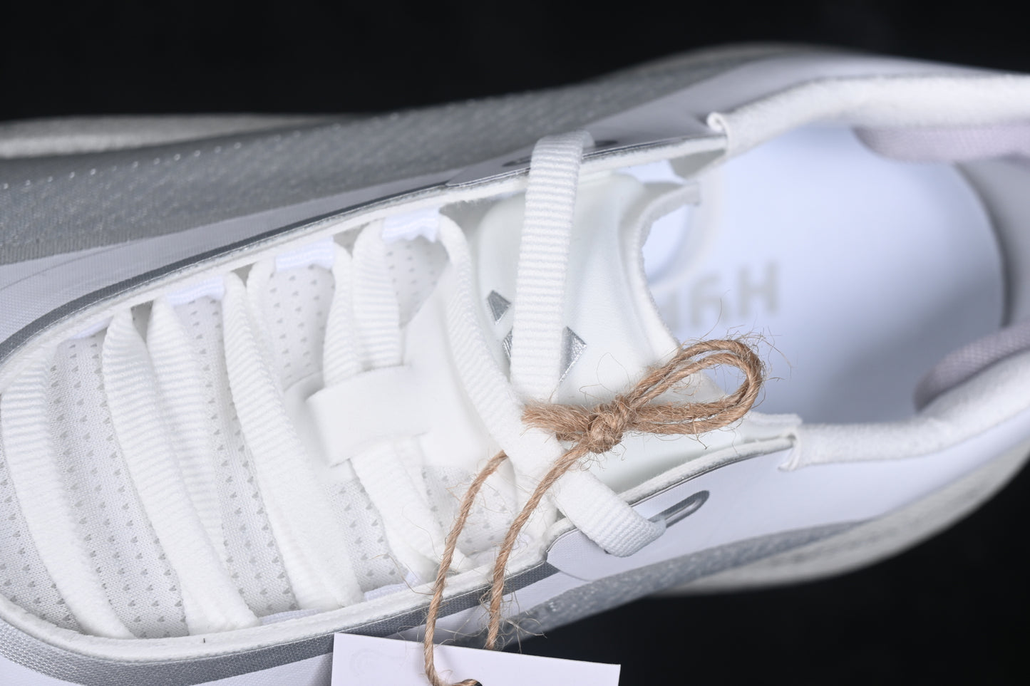 Hyperboost Edge White Light Solid Grey