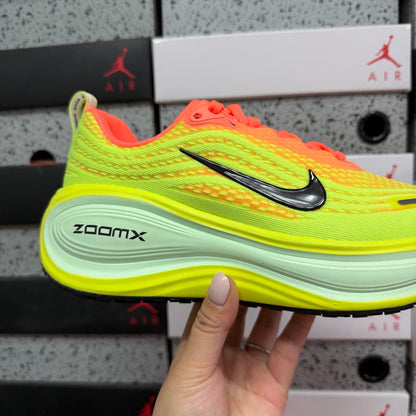 Air Zoom Vomero Plus Bright Mango